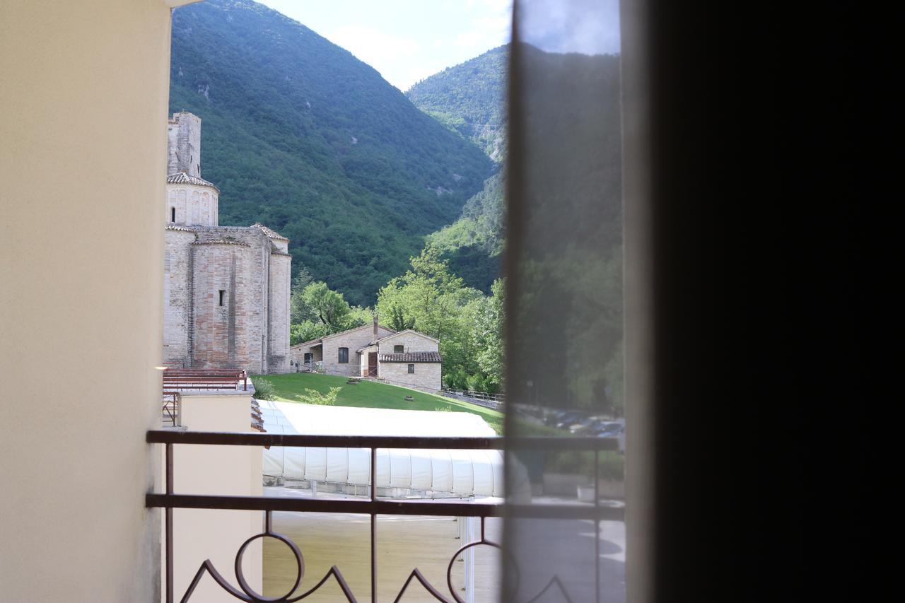 Hotel Terme Di Frasassi Genga  Buitenkant foto